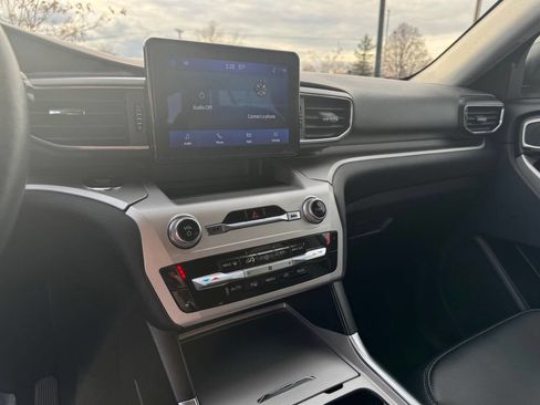 Used 2022 Ford Explorer XLT w/ Equipment Group 202A image 20