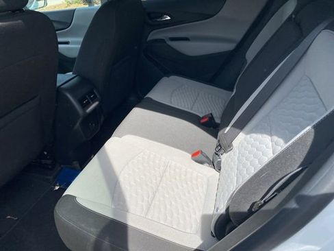 Used 2021 Chevrolet Equinox LS w/ LS Convenience Package image 12