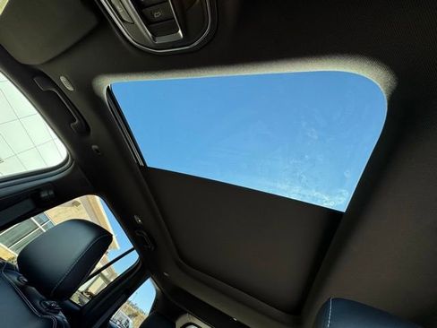 New 2025 Jeep Grand Cherokee Limited image 23