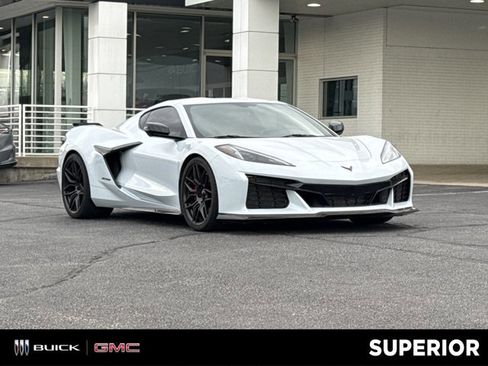 Used 2023 Chevrolet Corvette Z06 image 1