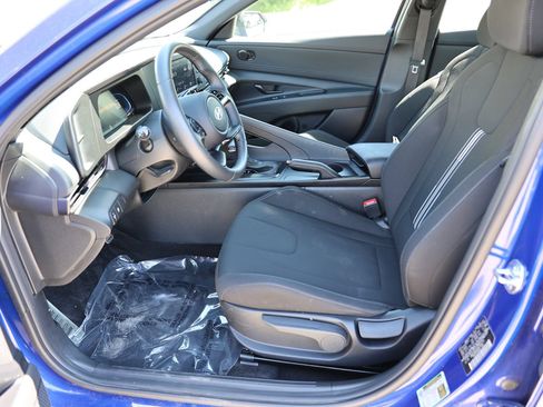 Used 2025 Hyundai Elantra Sport FWD image 14