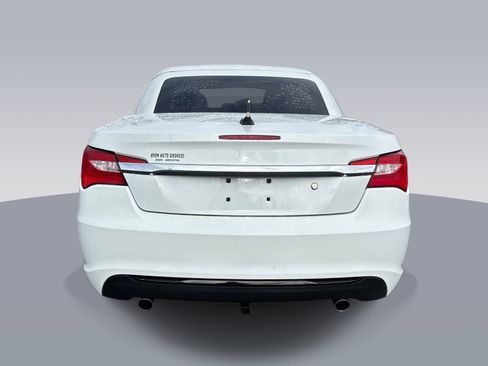 Used 2012 Chrysler 200 S FWD image 4