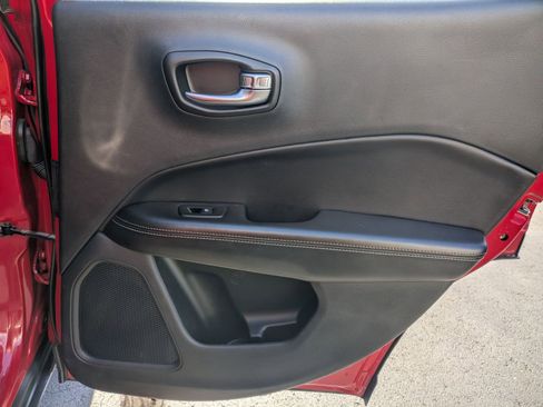 Used 2020 Jeep Compass Sport image 29