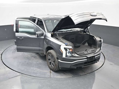 Used 2023 Ford F150 Lightning Lariat image 41
