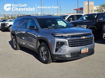 Used 2025 Chevrolet Traverse LT