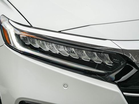 Used 2022 Honda Accord Touring image 8