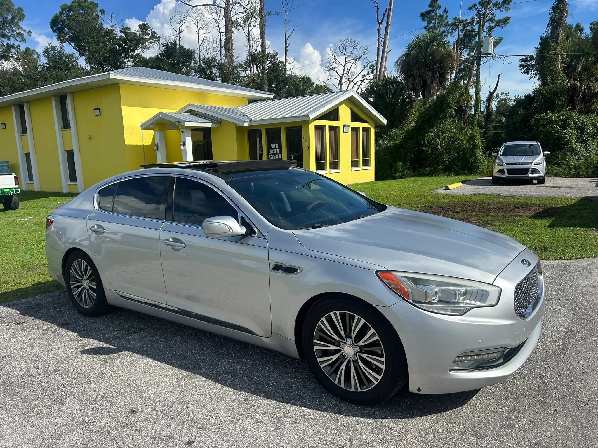 Used 2016 Kia K900 Luxury RWD image 4