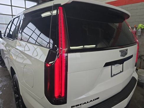 Certified 2025 Cadillac Escalade Sport Platinum w/ LPO, ONYX Package image 36