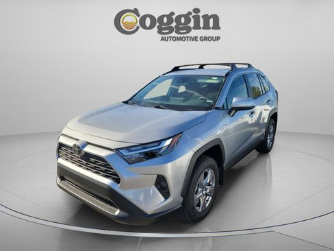 Used 2025 Toyota RAV4 XLE image 1