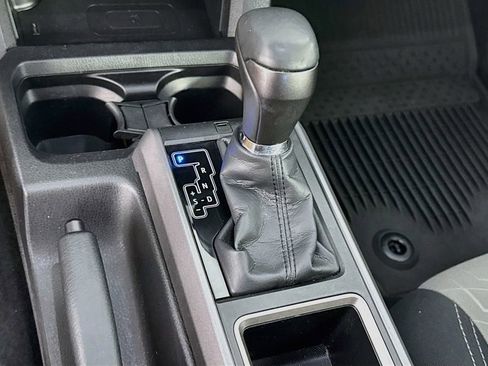 Used 2022 Toyota Tacoma TRD Sport w/ Technology Package AWD/4WD image 23