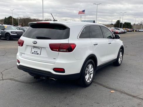 Used 2019 Kia Sorento LX image 3
