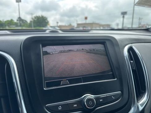 Used 2023 Chevrolet Equinox LS w/ LS Convenience Package FWD image 16