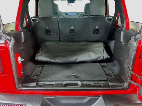 Used 2024 Jeep Wrangler Unlimited Rubicon AWD/4WD image 23