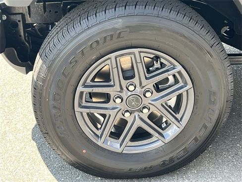 New 2025 Jeep Gladiator Sport image 16