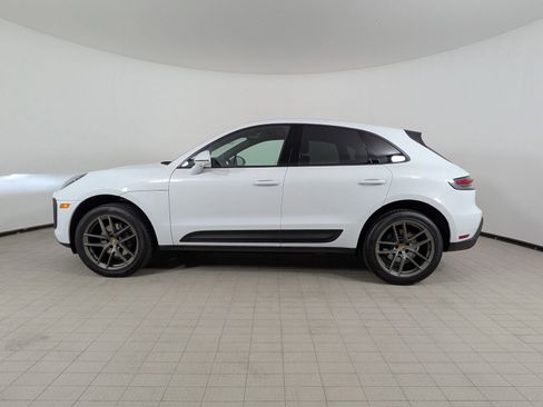 Certified 2025 Porsche Macan Turbo AWD/4WD image 2