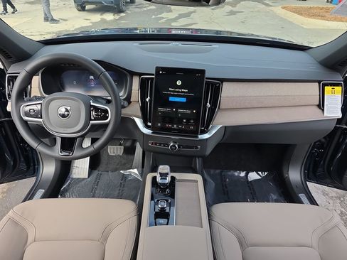 New 2026 Volvo XC90 B6 Plus image 17