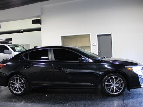 Used 2019 Acura ILX FWD image 2