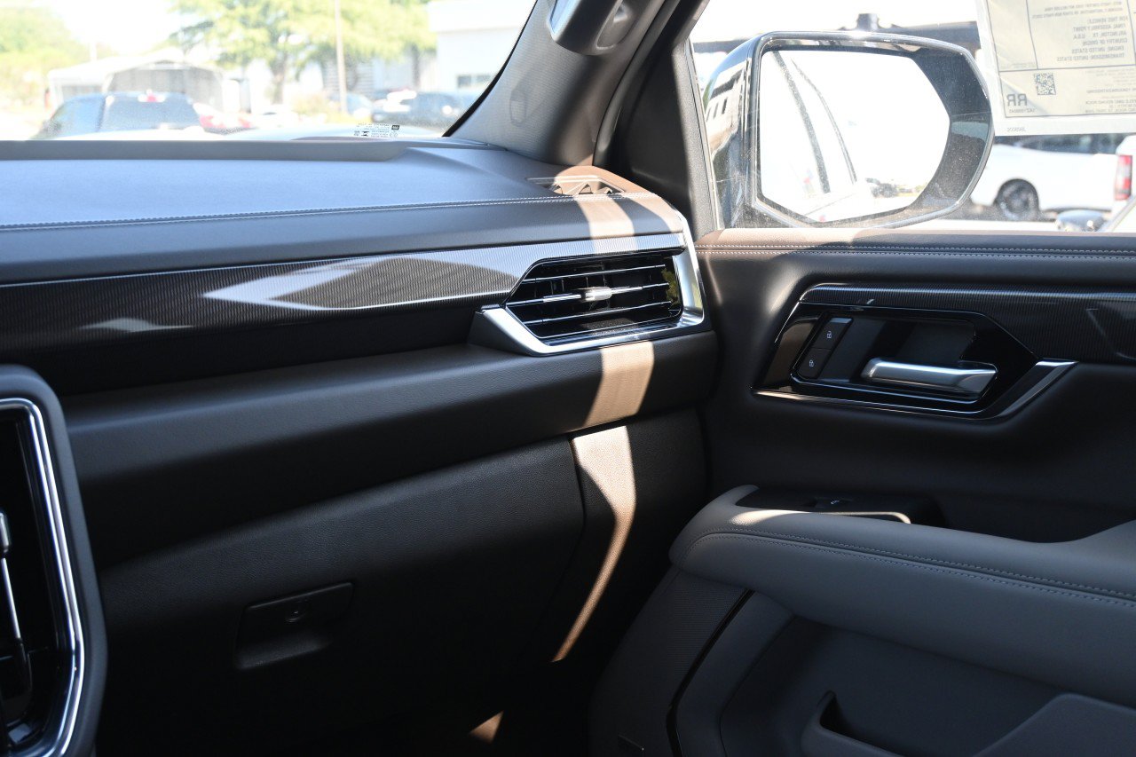 New 2026 GMC Yukon Elevation w/ Elevation Premium Package AWD/4WD image 8