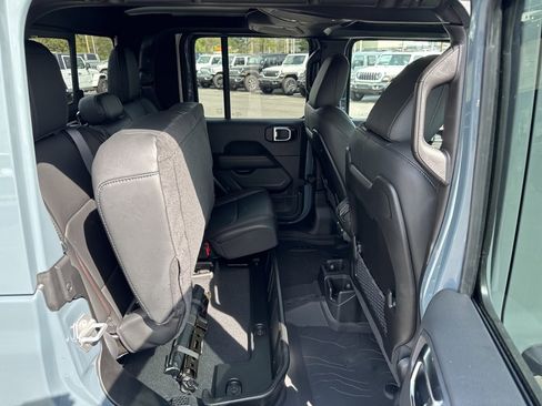 New 2025 Jeep Gladiator Rubicon image 20