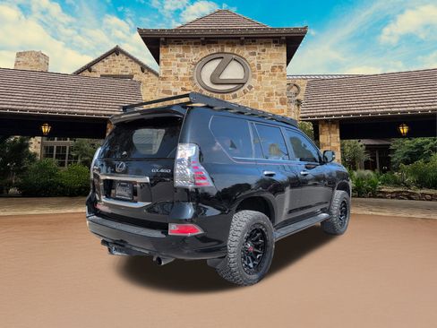 Used 2020 Lexus GX 460 Premium w/ Premium Package image 2