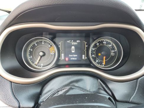 Certified 2017 Jeep Cherokee Sport image 27