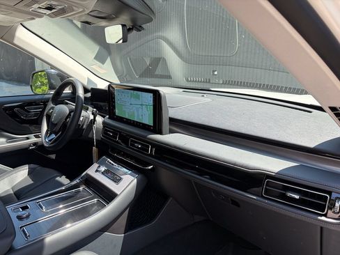 New 2026 Lincoln Aviator AWD image 28