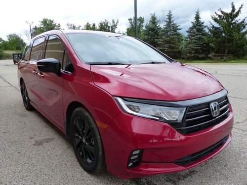 Used 2024 Honda Odyssey Sport image 13