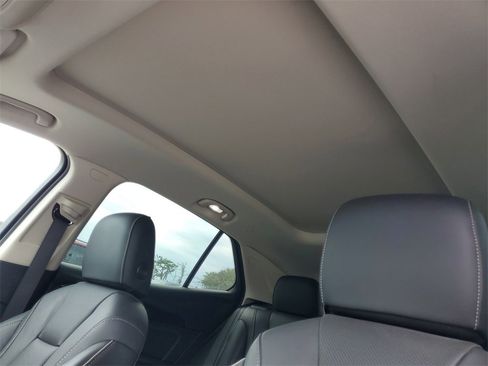 Certified 2021 Buick Envision Essence w/ Technology Package I image 23