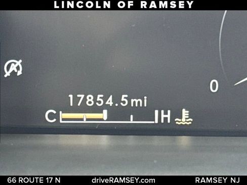 Used 2023 Lincoln Nautilus Reserve image 17