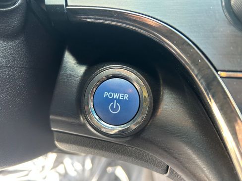 Used 2016 Toyota Avalon Limited w/ Toyota Safety Sense Package FWD image 18