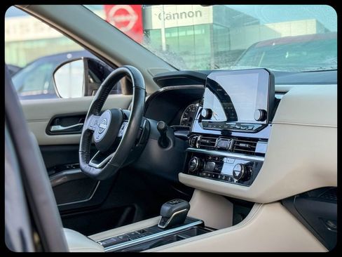 Used 2022 Nissan Pathfinder SL w/ SL Premium Package image 13