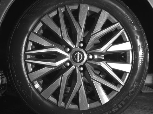 Used 2025 Nissan Altima 2.5 SV FWD image 14