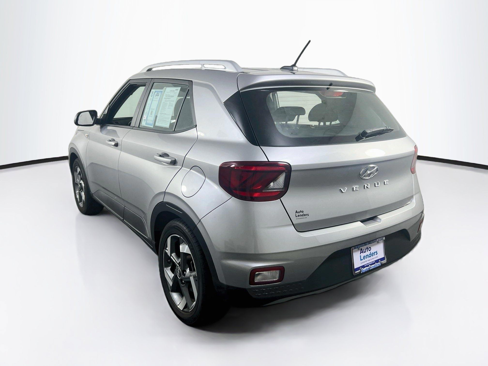 Used 2023 Hyundai Venue SEL w/ Cargo Package FWD image 7