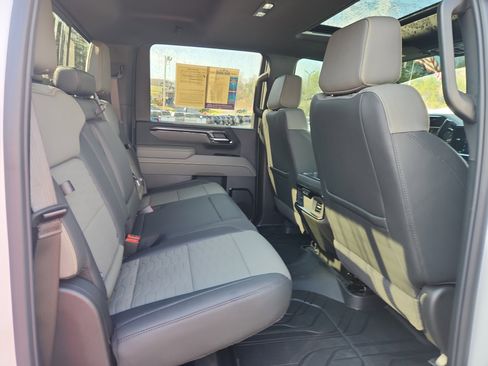 Used 2025 Chevrolet Silverado 2500 ZR2 w/ Technology Package image 41