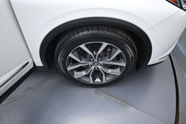 Used 2022 Acura MDX w/ Technology Package FWD image 38
