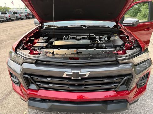 Used 2023 Chevrolet Colorado LT w/ LT Convenience Package II AWD/4WD image 32