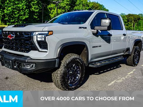 Used 2024 Chevrolet Silverado 2500 ZR2 w/ ZR2 Bison Edition AWD/4WD image 3