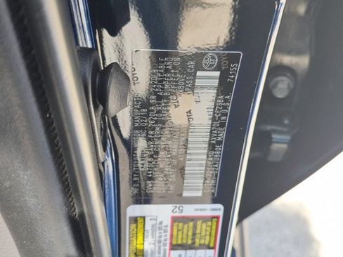 Used 2018 Toyota Camry SE FWD image 32