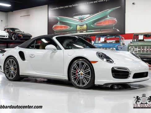 Used 2015 Porsche 911 4 Cabriolet image 10