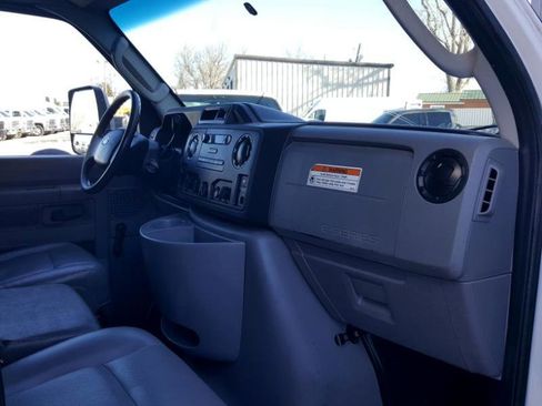 Used 2017 Ford E-350 and Econoline 350 Super Duty image 10