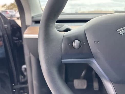 Used 2023 Tesla Model Y Long Range image 11