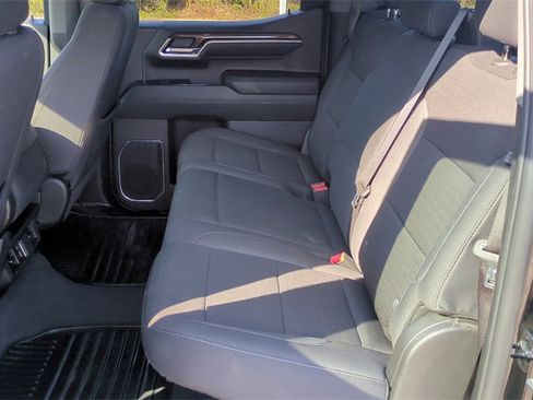 Used 2025 Chevrolet Silverado 1500 LT image 13