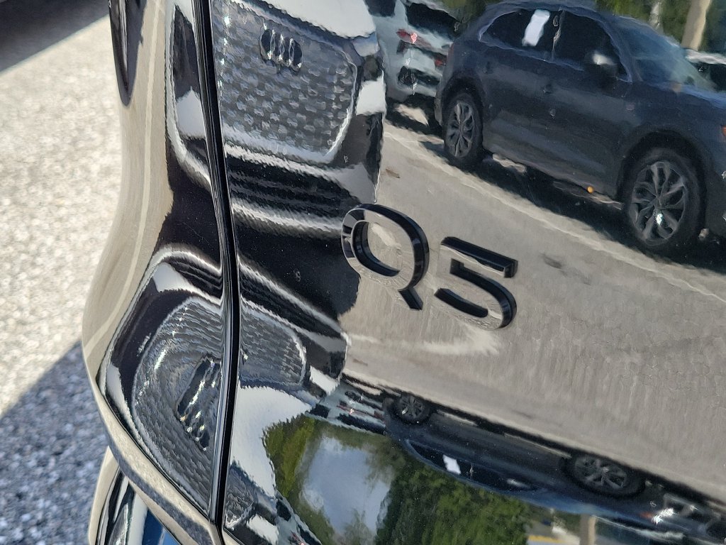Used 2025 Audi Q5 Premium Plus w/ Premium Plus AWD/4WD image 5