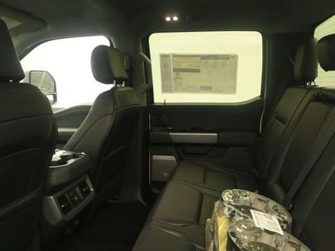 New 2026 Ford F250 Lariat w/ Black Appearance Package AWD/4WD image 11