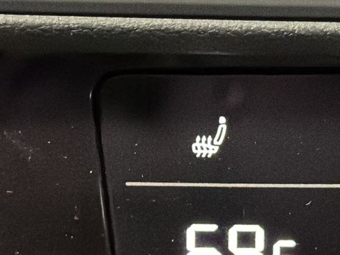 Used 2025 Volkswagen Jetta SE image 12