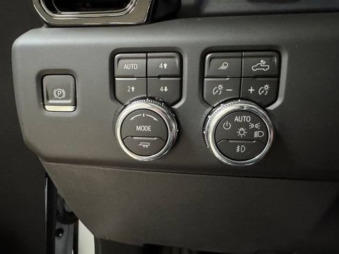 Used 2026 GMC Sierra 1500 AT4 w/ AT4 Premium Package AWD/4WD image 10