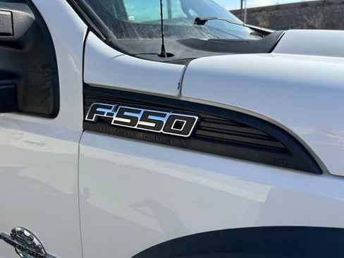 Used 2016 Ford F550 4x4 Regular Cab Super Duty image 14