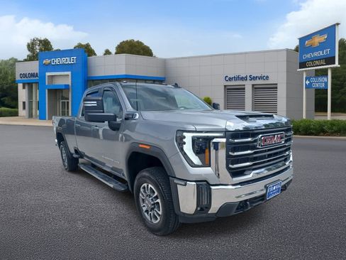 Used 2025 GMC Sierra 2500 SLE w/ SLE Value Package; AWD/4WD image 2