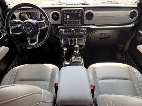 Used 2023 Jeep Wrangler Unlimited Sahara AWD/4WD image 11