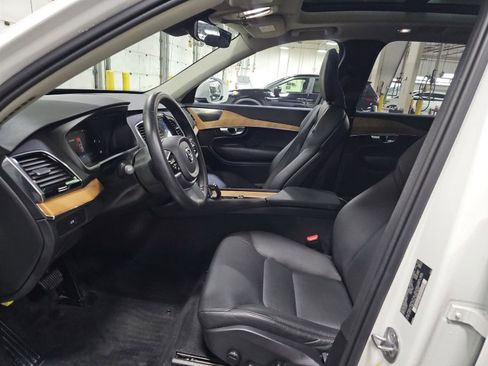 Certified 2024 Volvo XC90 B5 Plus w/ Protection Package Premier AWD/4WD image 5